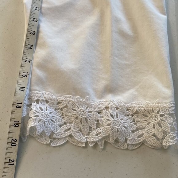 Alfred Dunner Lace Crochet Hem Detail Elastic Waist Cropped Pull On Pant Stretch - Picture 9 of 11